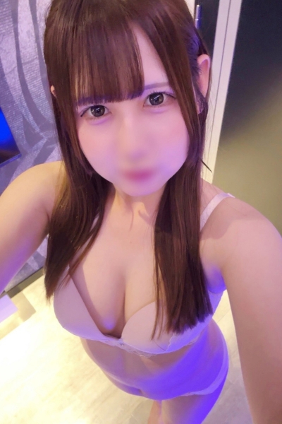 みる【キスで濡れるロリ美少女】_2